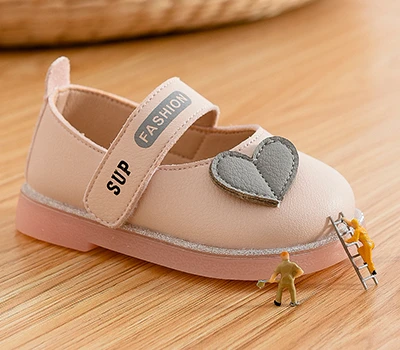 Từ sự bão hòa của thị trường giày dép đến sự khác biệt về sức khỏe bàn chân